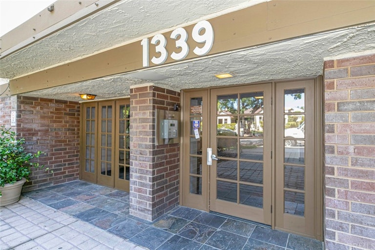 Photo 6 of 48 - 1339 N Columbus Ave, Glendale, CA 91202