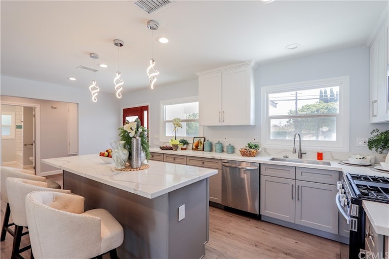 Photo 6 of 32 - 13311 Red Hill Ave, Tustin, CA 92780