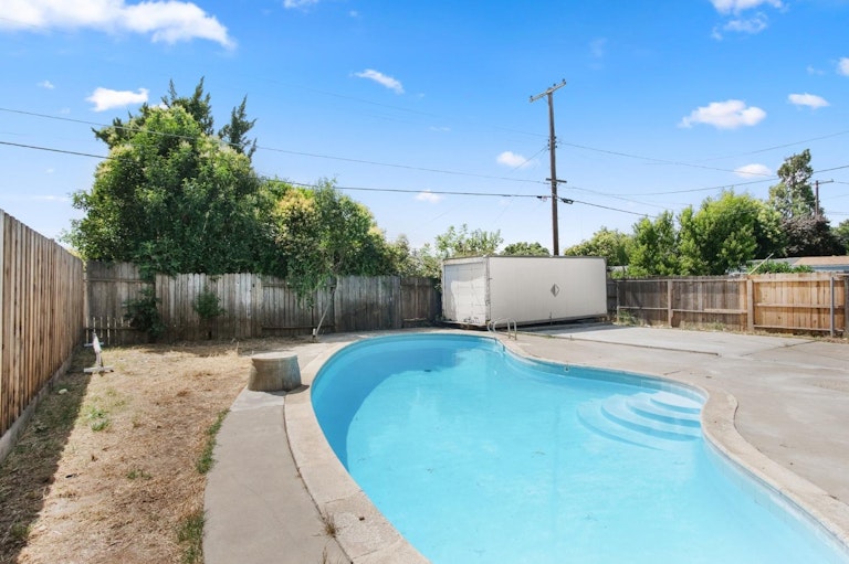 Photo 32 of 33 - 5636 Vista Ave, Sacramento, CA 95824