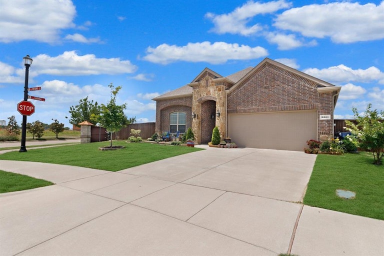 Photo 2 of 22 - 3301 Wysong St, Melissa, TX 75454