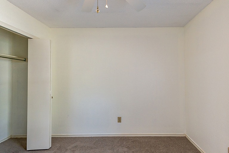 Photo 8 of 22 - 2506 High Hollow Dr, Garland, TX 75041