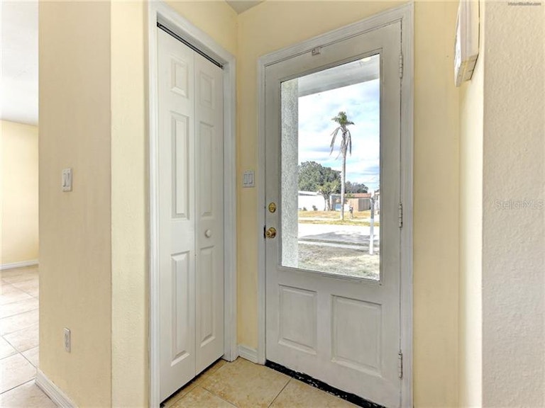 Photo 5 of 24 - 3112 Monica Pkwy, Sarasota, FL 34234