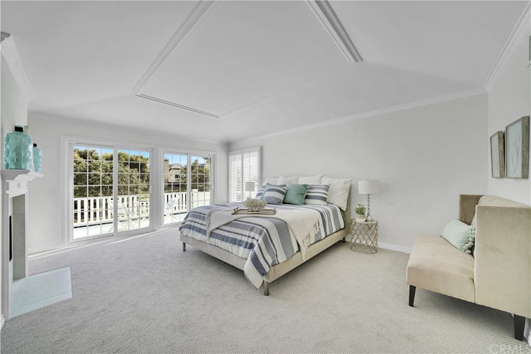 Photo 34 of 47 - 19365 Woodlands Dr, Huntington Beach, CA 92648