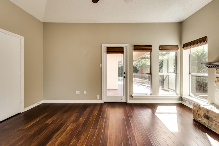 Photo 5 of 28 - 443 Fleming St, Wylie, TX 75098