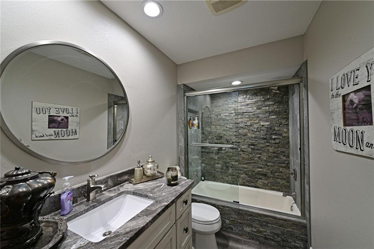 Photo 29 of 51 - 304 9th Ave E, Palmetto, FL 34221
