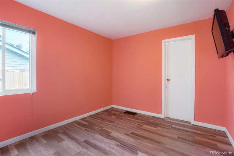 Photo 11 of 19 - 6318 S Louthan St, Littleton, CO 80120