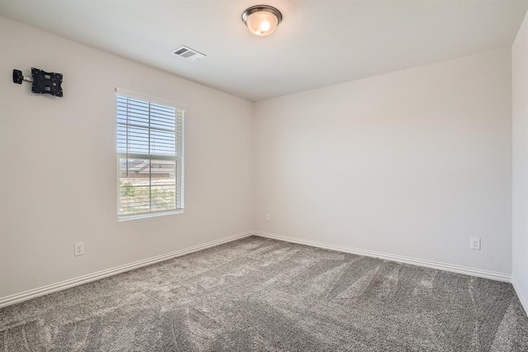Photo 29 of 40 - 10417 Trail Ridge Dr, Benbrook, TX 76126