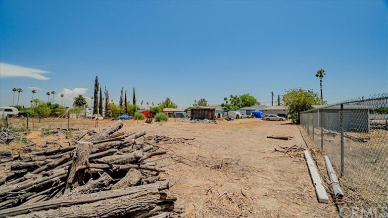Photo 18 of 26 - 17394 Grevillea St, Fontana, CA 92335