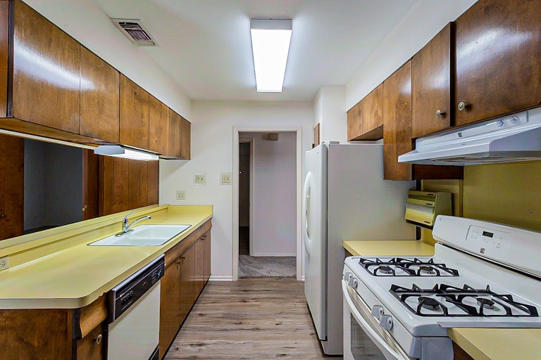 Photo 2 of 19 - 4122 Modena Dr, San Antonio, TX 78218