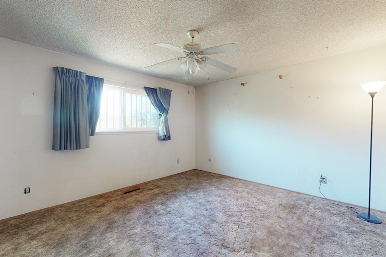 Photo 20 of 56 - 1150 Nickel Ln, Yuba City, CA 95991