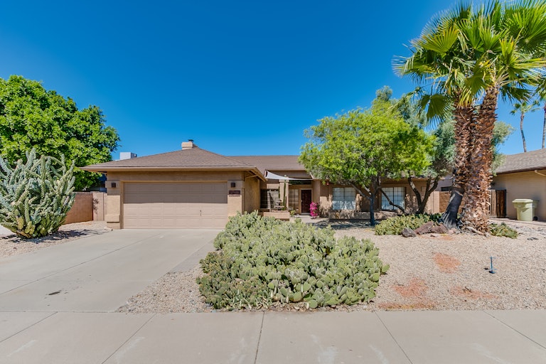 Photo 1 of 36 - 6020 W Grandview Rd, Glendale, AZ 85306