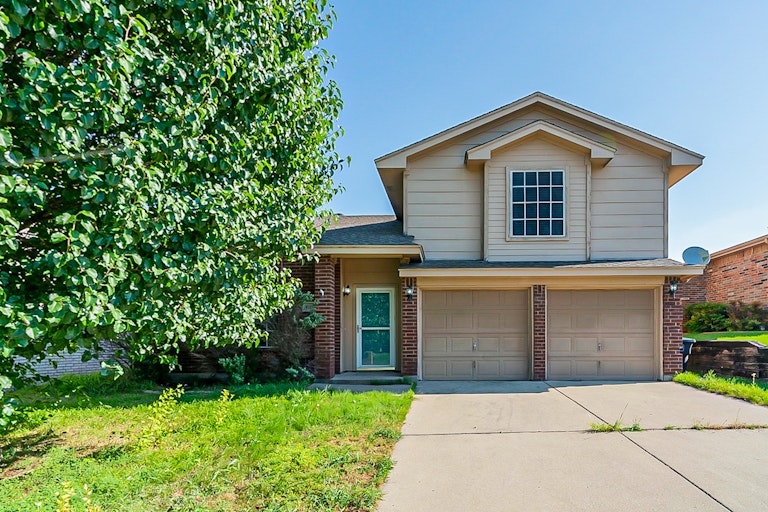 Photo 1 of 25 - 10252 Dawson Trl, Fort Worth, TX 76108