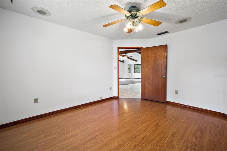Photo 24 of 35 - 1449 Irma Rd, Eustis, FL 32726