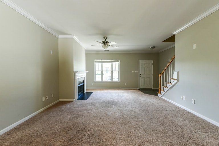 Photo 5 of 21 - 50406 Governors Dr, Chapel Hill, NC 27517