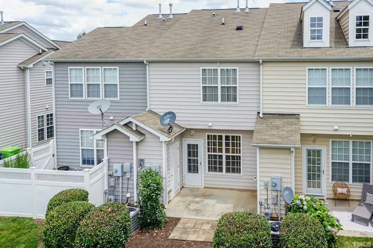 Photo 20 of 21 - 895 Cupola Dr, Raleigh, NC 27603