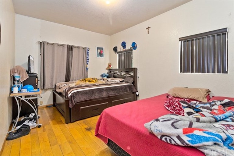 Photo 14 of 24 - 1706 E 43rd St, Los Angeles, CA 90058