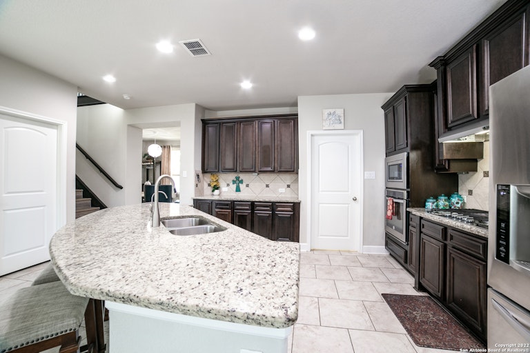 Photo 12 of 29 - 14211 Sam Houston Way, San Antonio, TX 78253