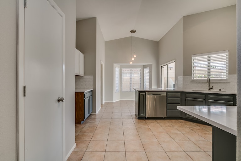 Photo 7 of 19 - 4229 E Liberty Ln, Phoenix, AZ 85048