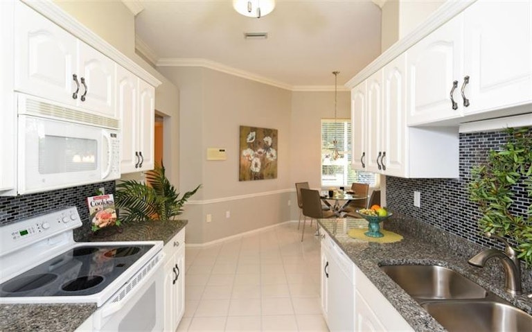 Photo 16 of 25 - 6802 Brookhaven Pl, Bradenton, FL 34203