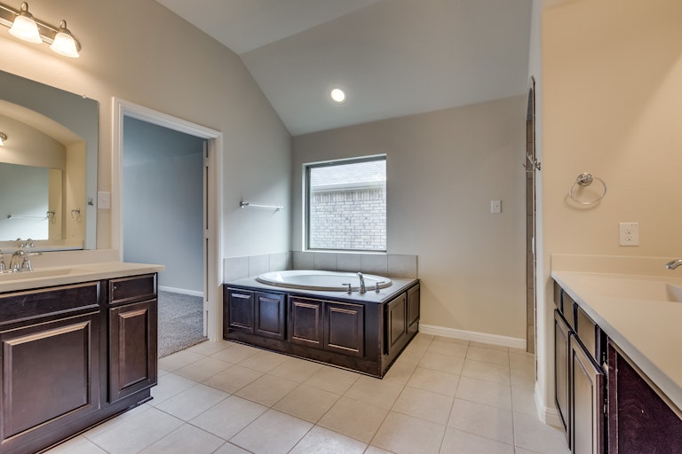 Photo 21 of 29 - 905 Green Coral Dr, Little Elm, TX 75068