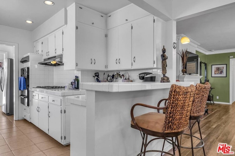 Photo 11 of 45 - 10643 Blix St, North Hollywood, CA 91602