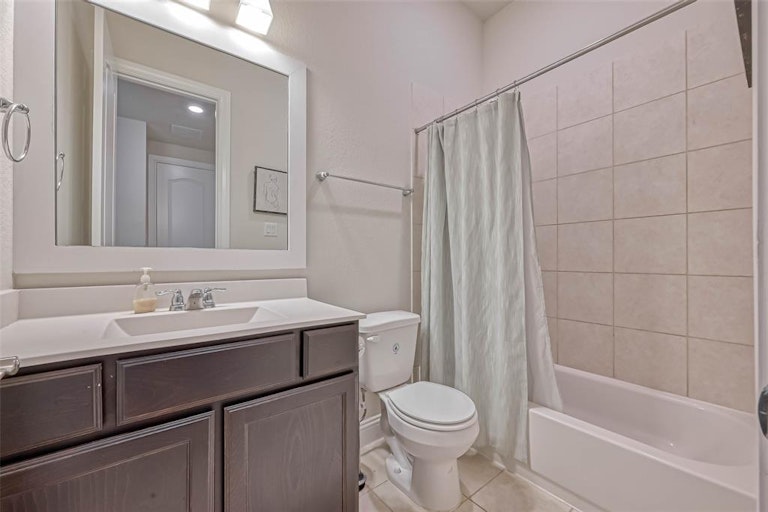 Photo 20 of 48 - 21606 Albertine Dr, Tomball, TX 77377