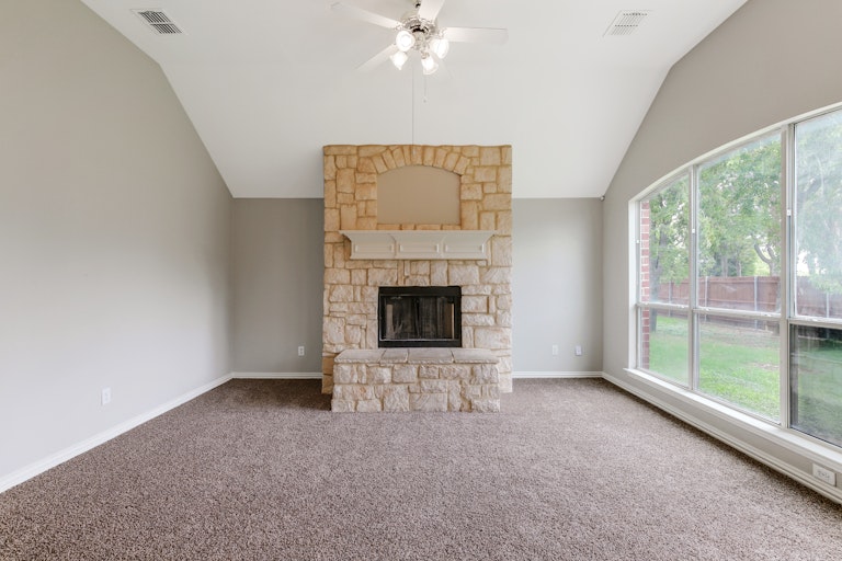Photo 24 of 26 - 1804 Athena Dr, Lancaster, TX 75134