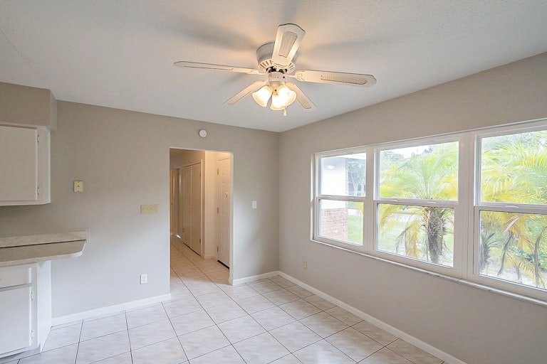 Photo 13 of 28 - 465 Andes Ave, Orlando, FL 32807