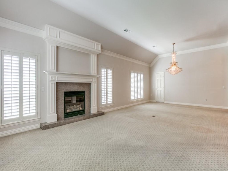 Photo 9 of 40 - 10405 Downing Dr, Denton, TX 76207