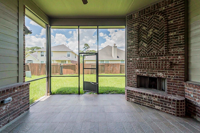 Photo 28 of 35 - 13707 Parkers Cove Ct, Houston, TX 77044