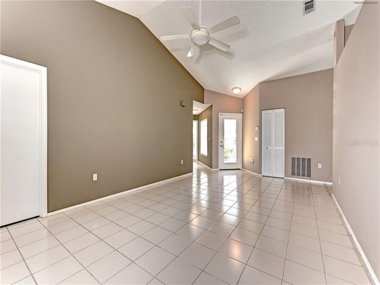 Photo 7 of 25 - 6030 66th Street Cir E, Palmetto, FL 34221