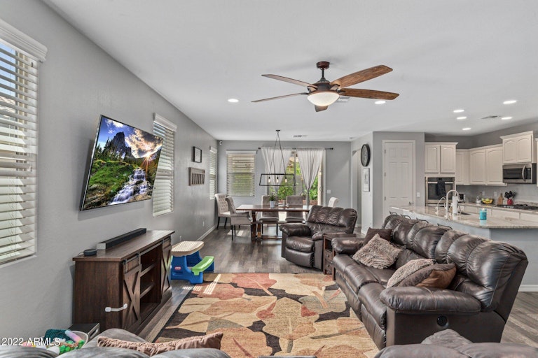 Photo 4 of 15 - 4017 W Federal Way, Queen Creek, AZ 85142