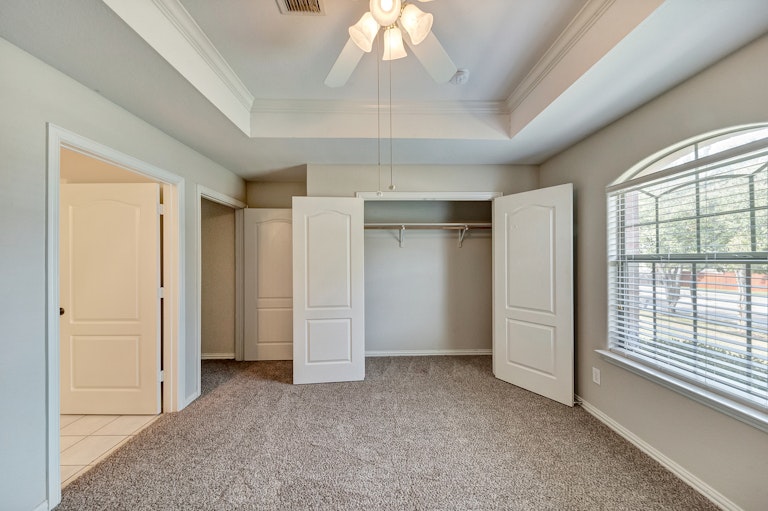 Photo 26 of 32 - 1105 NW Renfro St, Burleson, TX 76028