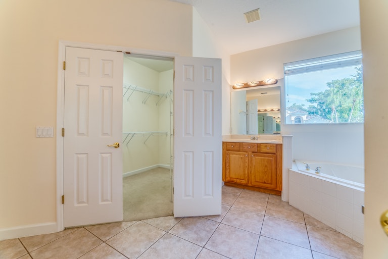 Photo 16 of 33 - 1667 Marina Lake Dr, Kissimmee, FL 34744