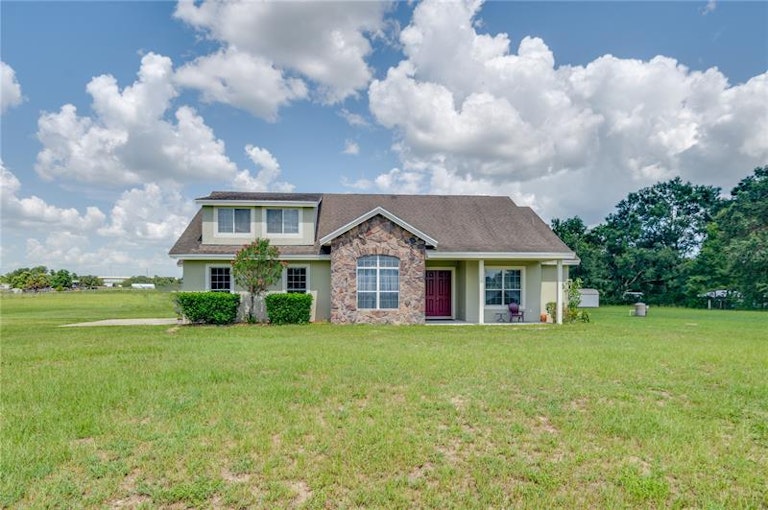 Photo 1 of 33 - 5851 Effie Dr, Apopka, FL 32712