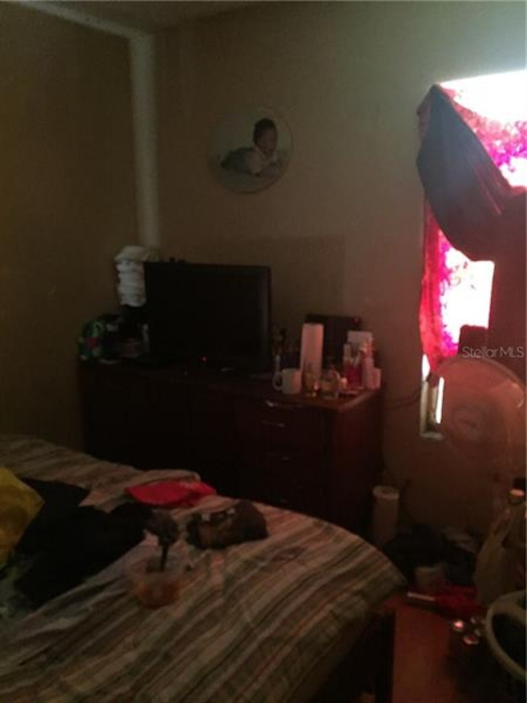 Photo 6 of 8 - 634 18th St, Orlando, FL 32805