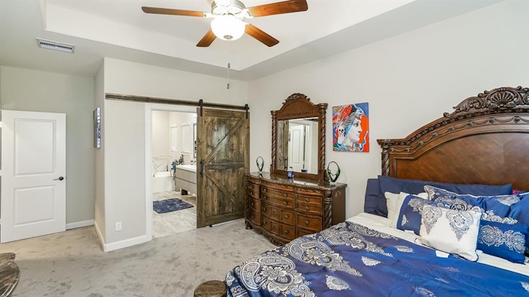 Photo 22 of 39 - 6707 Eastchester Dr, Katy, TX 77493
