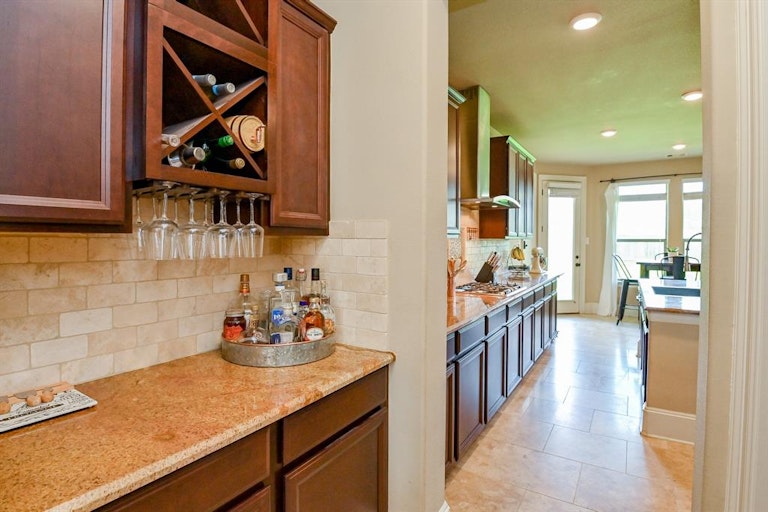Photo 12 of 44 - 5306 Clear Landing Ct, Rosharon, TX 77583