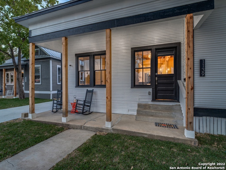Photo 6 of 32 - 1139 S Saint Marys St, San Antonio, TX 78210