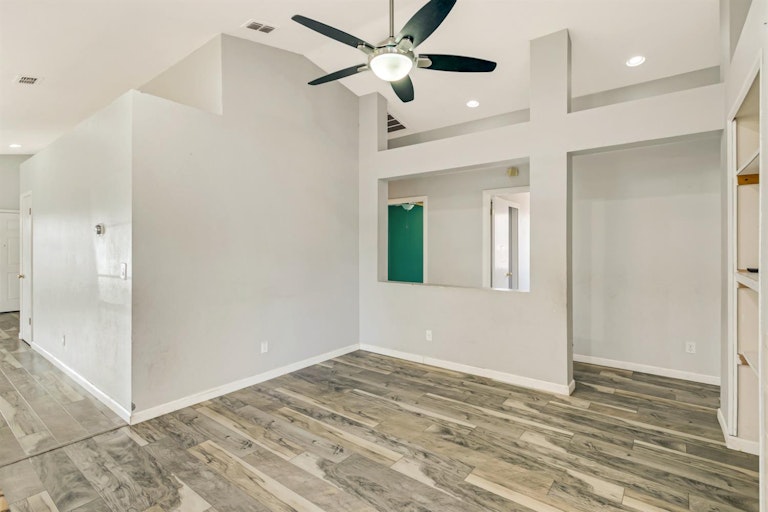 Photo 14 of 40 - 10536 Ragtime Cir, Rancho Cordova, CA 95670