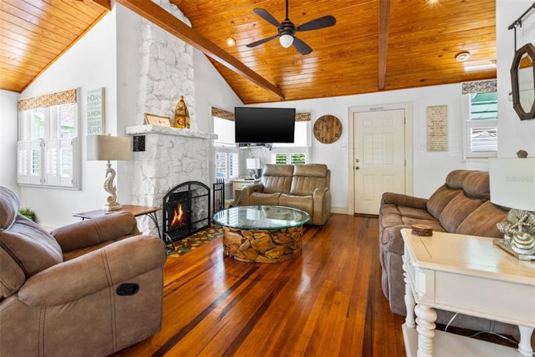 Photo 11 of 52 - 12400 Gulf Blvd #1, Saint Petersburg, FL 33706