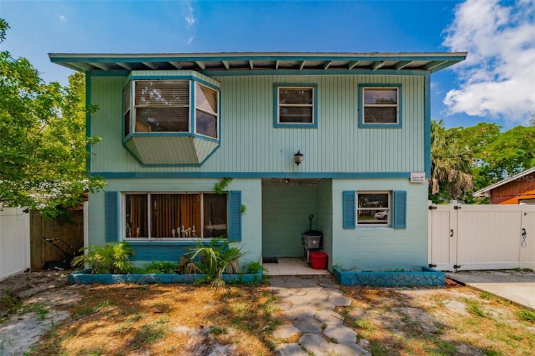Photo 1 of 51 - 6704 50th Ave N, Saint Petersburg, FL 33709