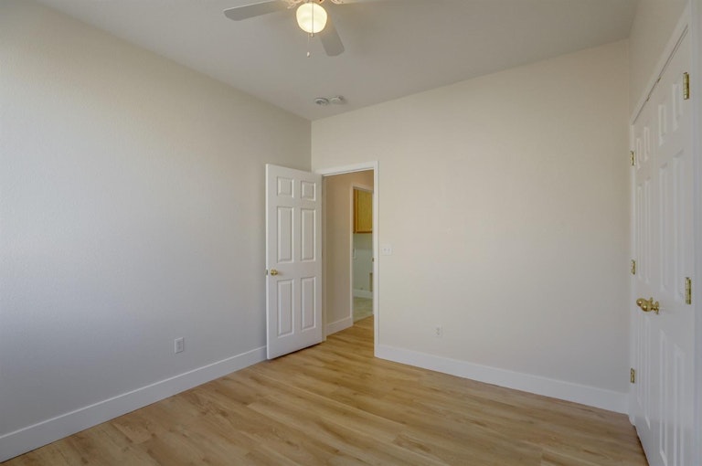 Photo 18 of 39 - 1175 Bronco Dr, Plumas Lake, CA 95961
