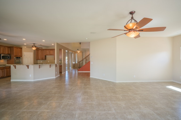Photo 11 of 37 - 17808 W Ivy Ln, Surprise, AZ 85388