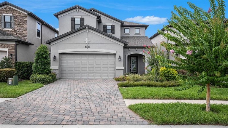 Photo 1 of 17 - 19365 Blossom Vine Ln, Lutz, FL 33558