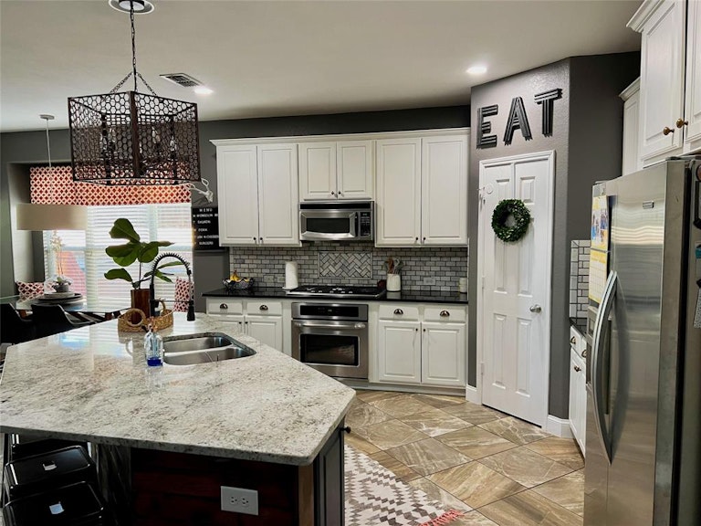 Photo 5 of 19 - 4836 Friedman Ln, Fort Worth, TX 76244