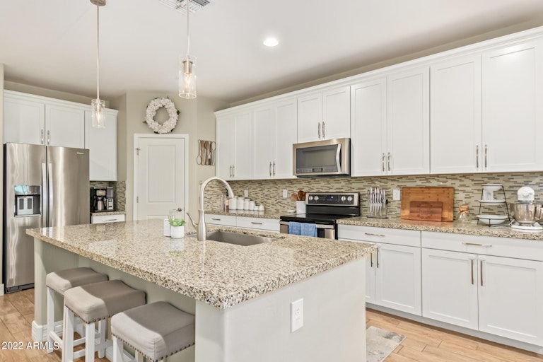 Photo 12 of 35 - 3015 W Laredo Ln, Phoenix, AZ 85085