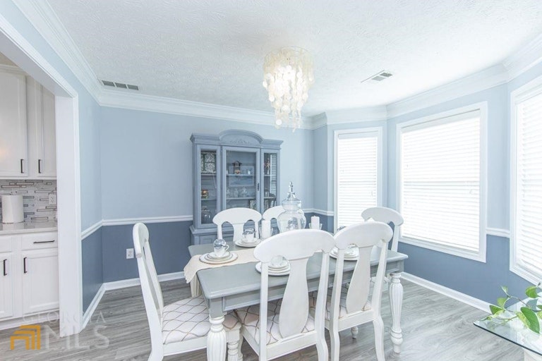 Photo 5 of 19 - 3296 Bridle Brook Dr, Auburn, GA 30011