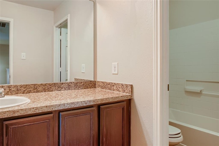 Photo 20 of 28 - 21618 Micheala Way, Humble, TX 77338