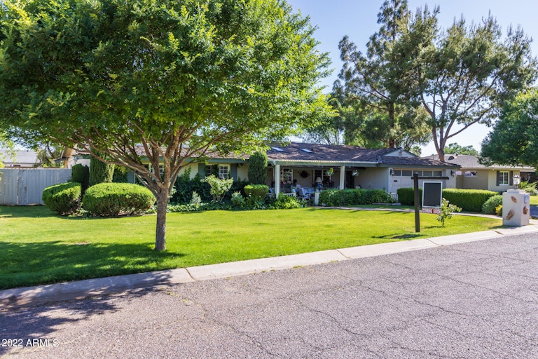 Photo 3 of 24 - 121 E Claremont St, Phoenix, AZ 85012